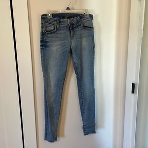 Skinny Jeans with Distressed Cuffs